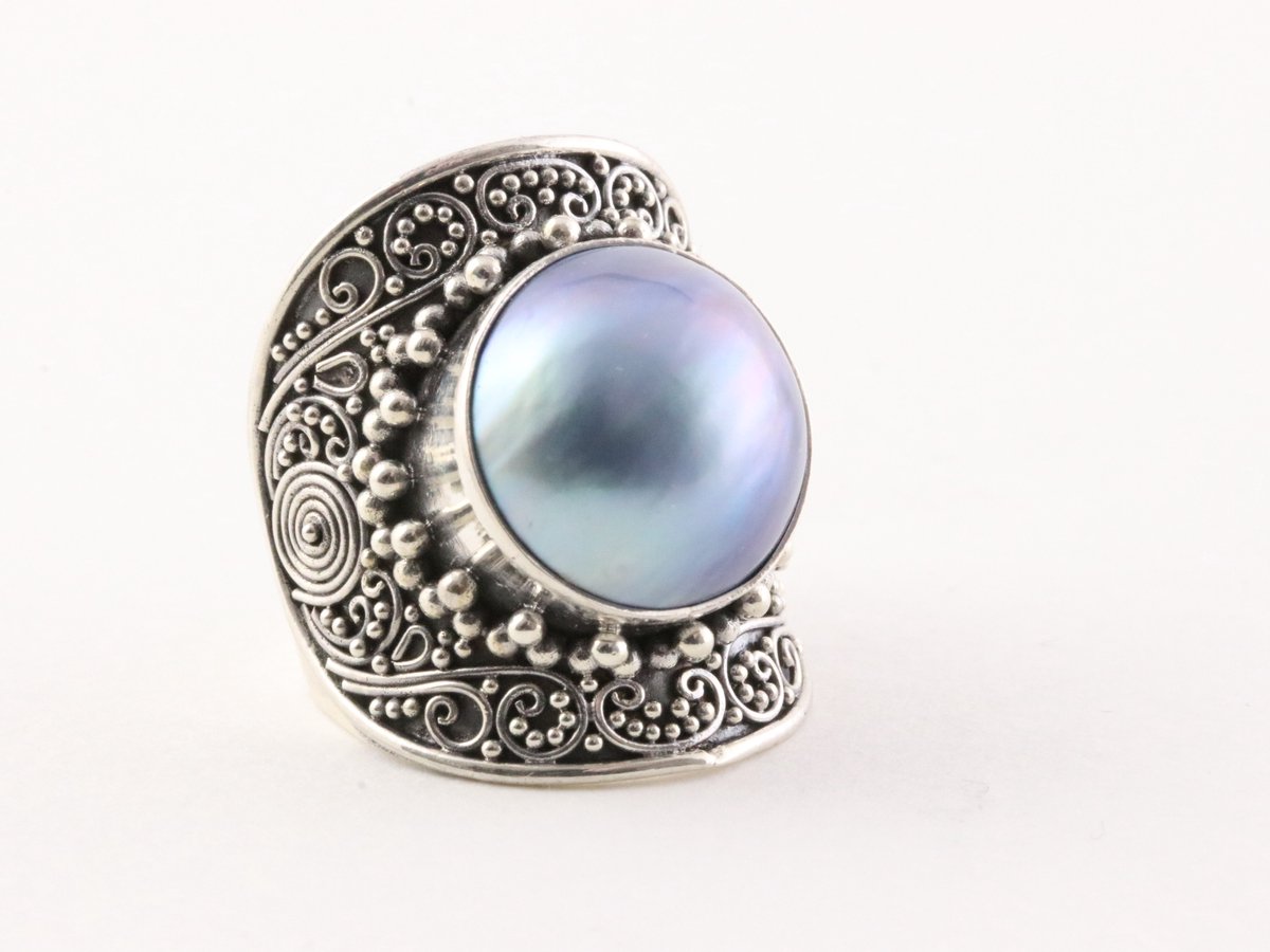 Traditionele grote bewerkte zilveren ring met Tahiti parel - maat 19
