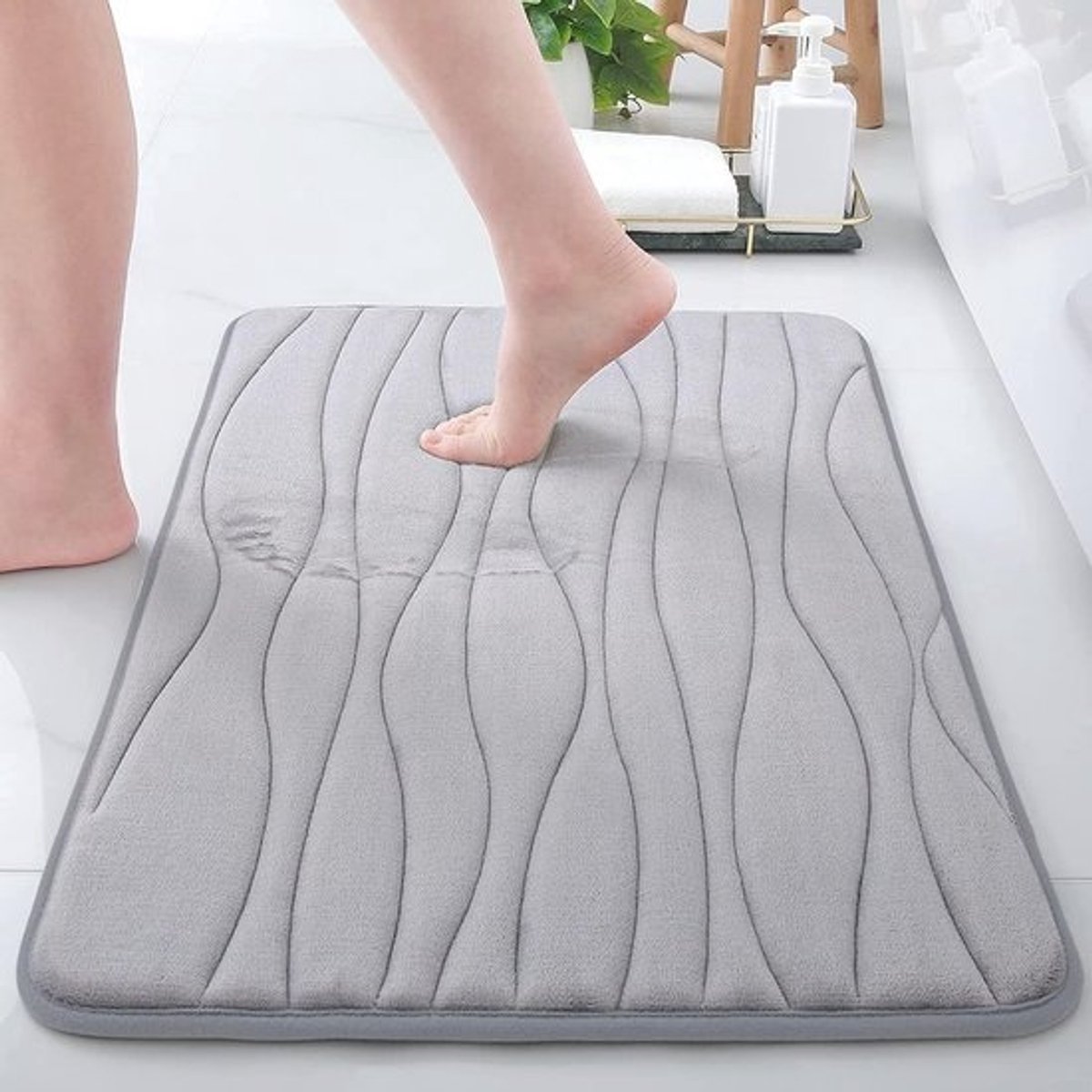 Traagschuim Badkamertapijt - Badmat Antislip - Voeten Drogen - Zacht Koraalfluweel - 40 x 60 cm - Grijs