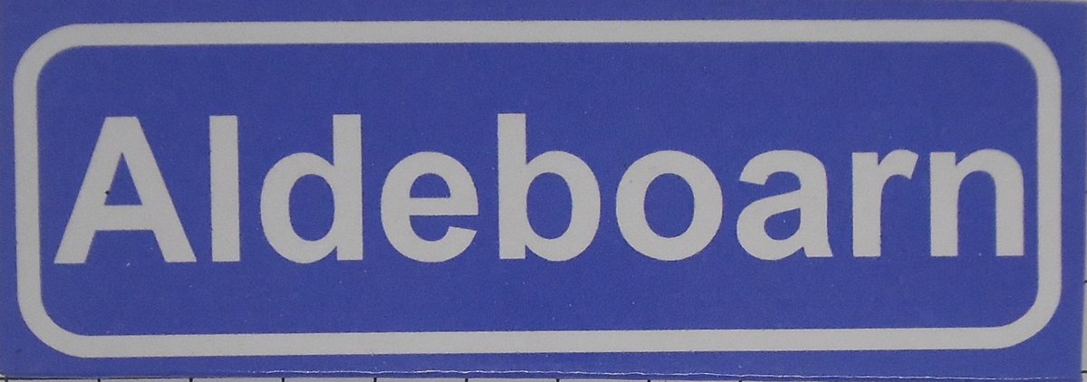 Souv© - koelkast magneet - plaatsnaam bord - kombord - souvenir - koelkastmagneetje - relatiegeschenk Aldeboarn