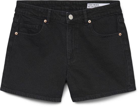 Zwarte denim shorts met vijf zakken, ritssluiting en knoop. Rechtsboven op de tailleband staat een wit label met zwarte tekst.