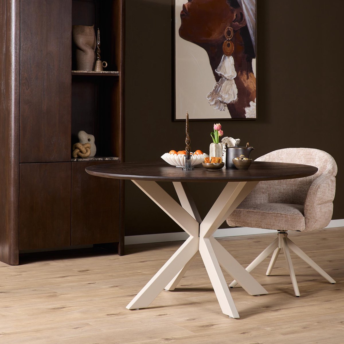 StarFurn Eettafel Madison - Deens Ovaal Bruin/Zand - 110x110x76cm