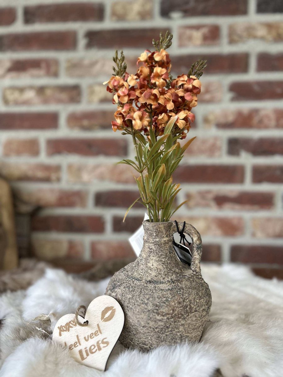 Creaties van hier Kruik M - Grijs - Hyacint Orange - brocante - vaas - 16 cm - met houten hartje Kruik M 2