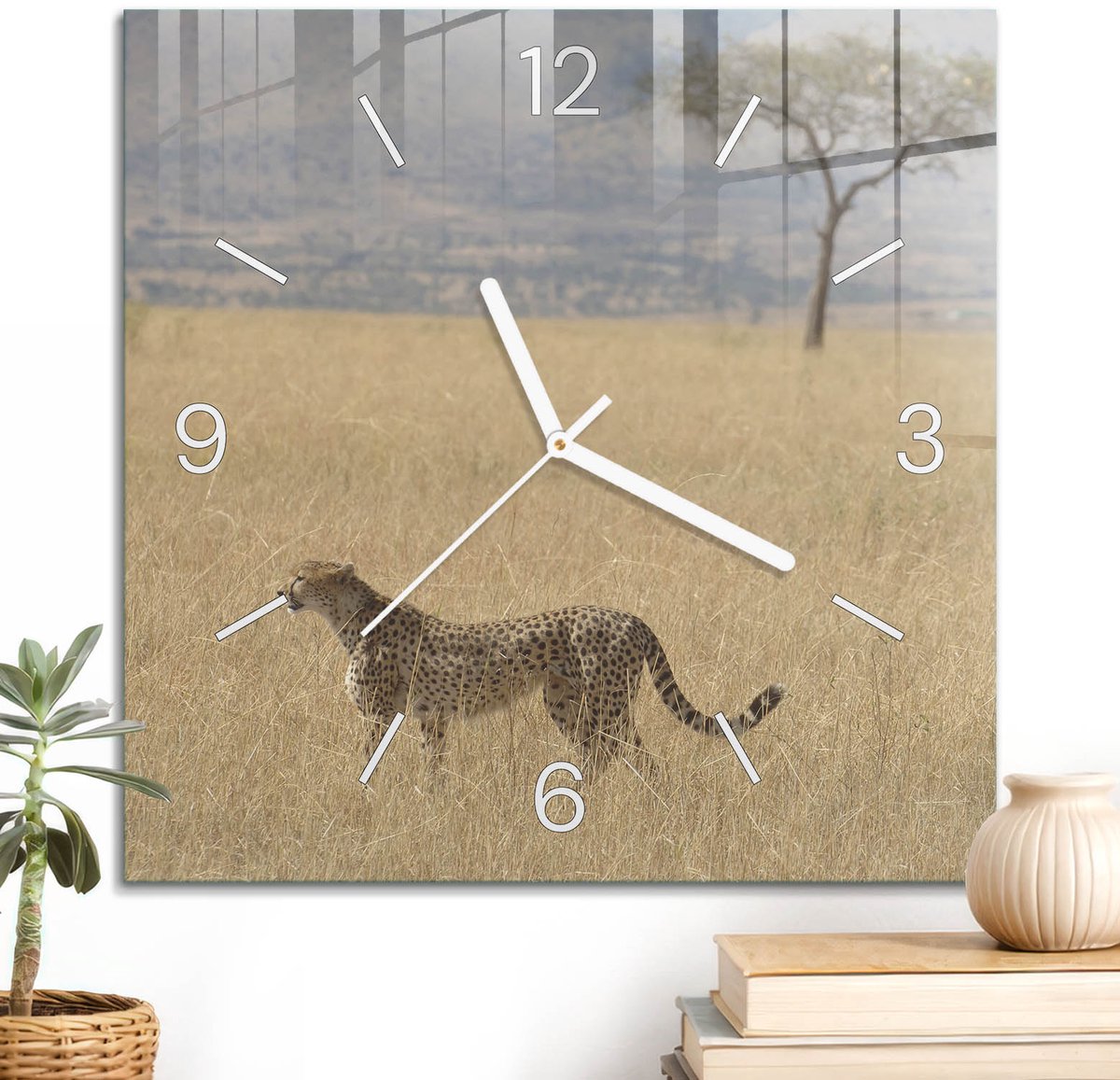 ArtPrintCave Beige Glazen Klok - 30x30 cm - Wandklok Vierkant - Savannah Avontuur Unieke Klok - Dieren Stille Wandklok - Witte Klokwijzers
