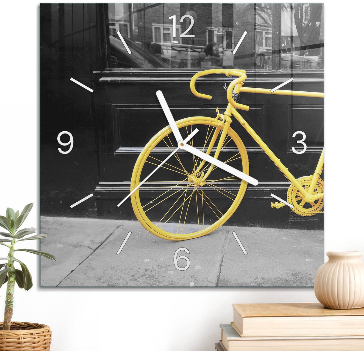 ArtPrintCave Geel Glazen Klok - 30x30 cm - Wandklok Vierkant - Stadsfiets Unieke Klok - Andere Voertuigen Stille Wandklok - Witte Klokwijzers