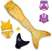 Gele zeemeerminstaart met schubbenpatroon, bijpassende bikini en zwarte monovin.