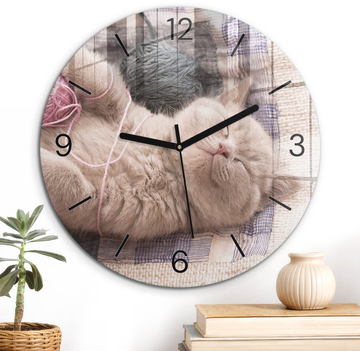 ArtPrintCave Beige Glazen Klok - Wandklok 30 cm - Muurklok Rond - Kitten Dutje Wandklok Keuken - Texturen Unieke Klok - Zwarte Klokwijzers