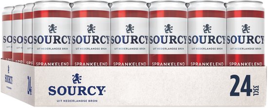 Zesentwintig blikjes Sourcy Rood in een kartonnen tray. De blikjes hebben een rood-wit design met het logo van Sourcy.