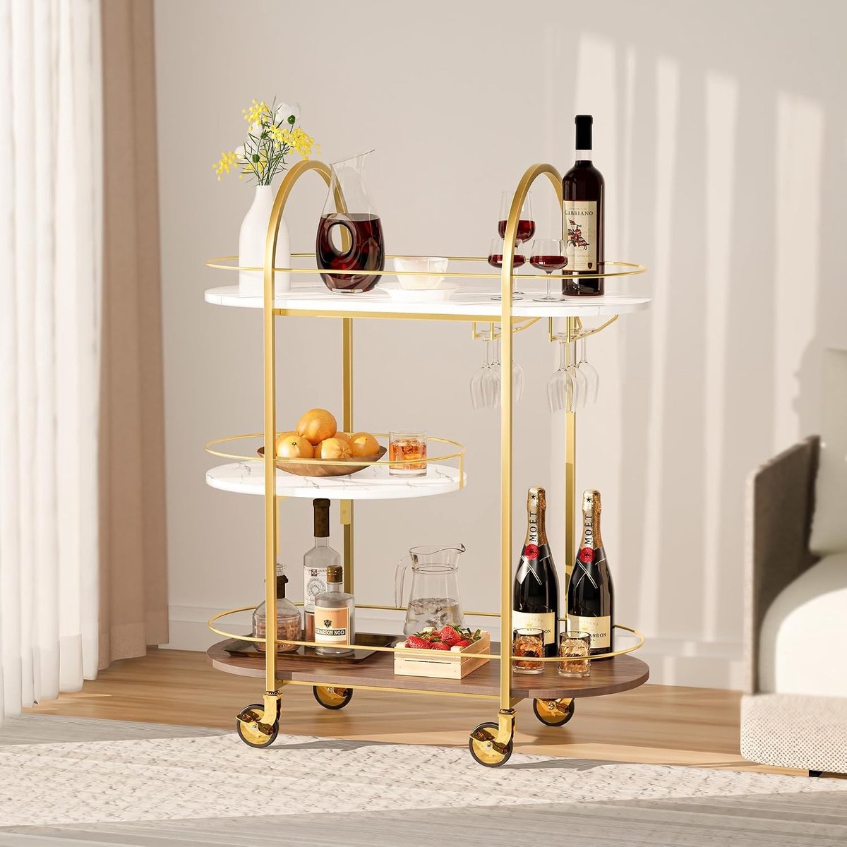 Elegante Ovale Mobiele Barwagen met 3 Niveaus in Goud voor Perfecte Drankpresentatie