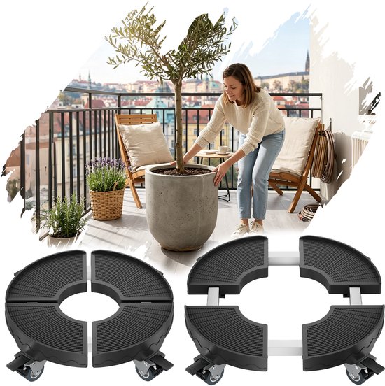 Een vrouw verplaatst een grote potplant op een balkon met twee zwarte, in vier delen deelbare plantenkarren.