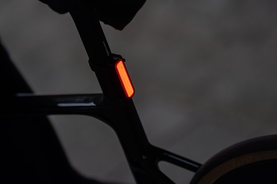 BBB Cycling SignalBrake Achterlicht Fiets met Remlicht - 80 Lumen - USB Oplaadbaar - IPX7 Waterdicht - Brandtijd: 41 uur - Fietsverlichting Racefiets & Mountainbike - BLS-256 van BBB Cycling — afbeelding 3