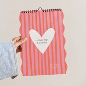 Verjaardagskalender – Felgekleurd Design met Golfrand – 12 Maanden – Modern, Roze, Vrolijk & Kleurrijk