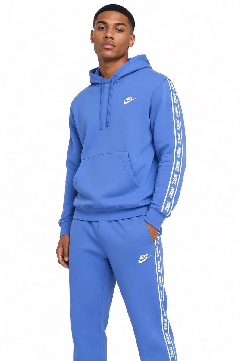 Nike Club Fleece Heren Trainingspak Comfortabele & Stijlvolle Blauwe Vrijetijdstrui met Capuchon en Handige Zakken – Voor Sport en Dagelijks Gebruik