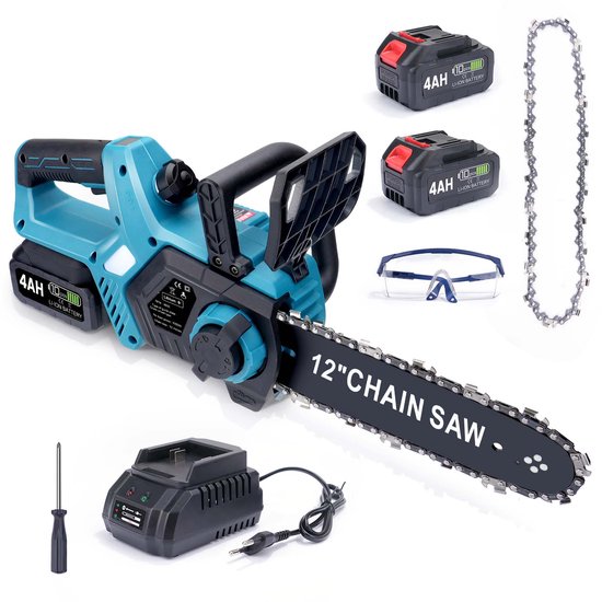 Blauwe 12-inch elektrische kettingzaag met twee 4Ah accu's, oplader, veiligheidsbril, extra ketting en schroevendraaier.