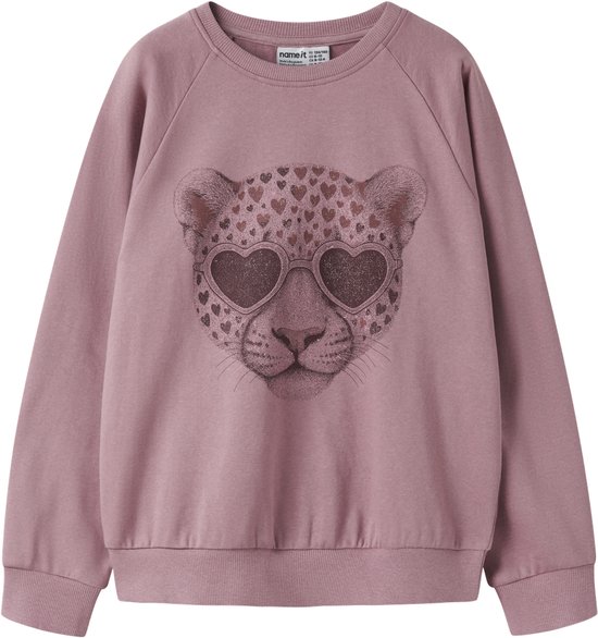 Oudroze sweater met een luipaardprint met hartjes en een luipaard met hartvormige zonnebril op de voorkant.