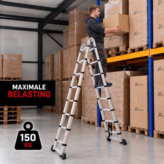 Man op aluminium Mexxo uitschuifladder in magazijn, maximale belasting 150 kg.