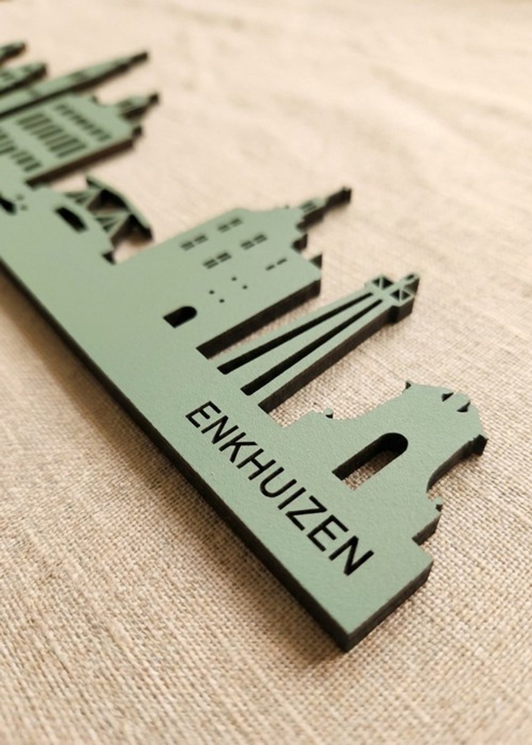 Houten Skyline Enkhuizen | Wanddecoratie voor aan de muur | Groen MDF | 70 x 15 cm