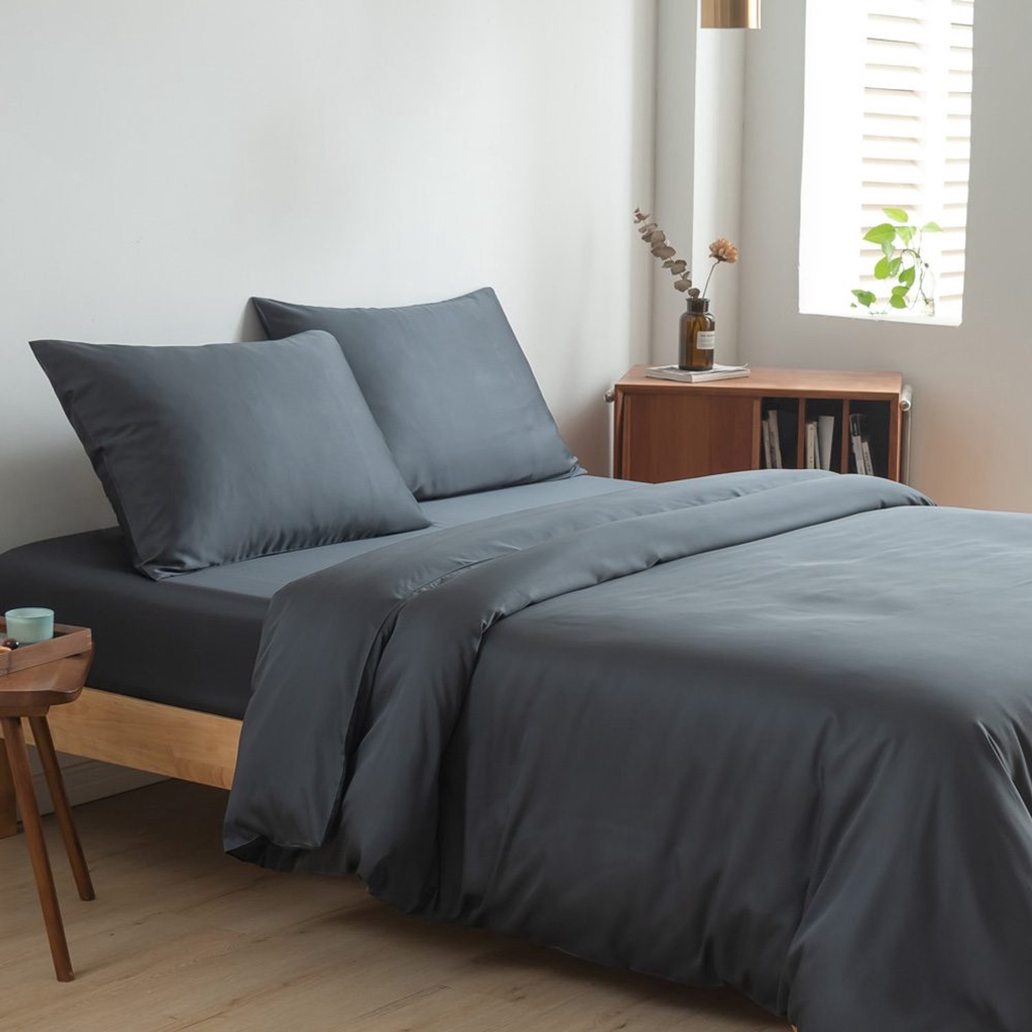 Boomba Bamboo bamboe beddengoedset - Space Blue - 2-persoons XXL - dekbedovertrek 260x240 cm, hoeslaken 200x200 cm en 2 kussenslopen 60x70 cm - 400TC satijn Grijs