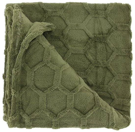 Olijfgroene plaid van Unique Living met een zachte, gebrushte textuur en een geometrisch honingraatpatroon.