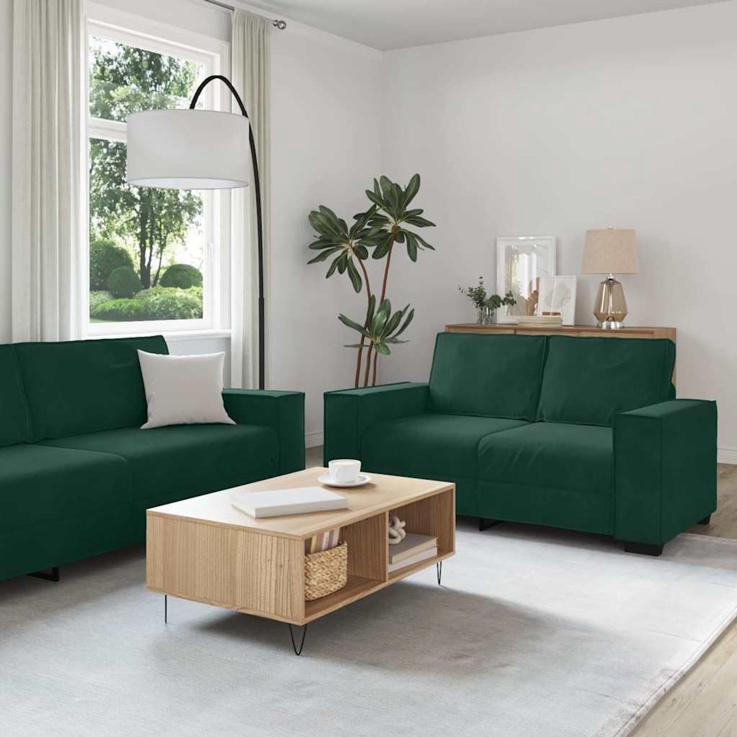 2-delige fluwelen bankstel met kussens in donkergroen, robuust houten en metalen frame voor stabiliteit, zacht fluwelen oppervlak voor comfort, met brede armleuningen en dikker