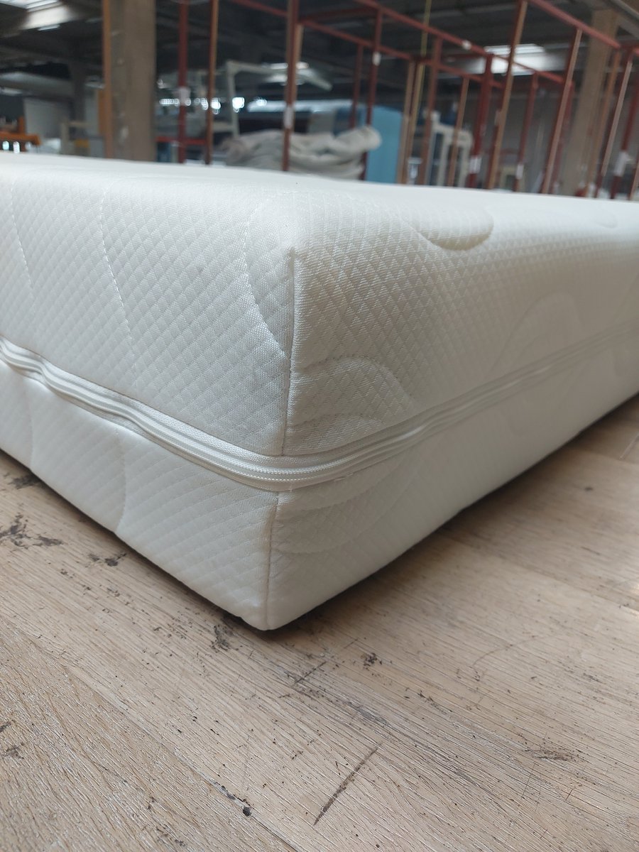 Golden Matrassen Zeeland Matras BreezeCore 300 - 80x210 - Koudschuim - 7-zone pocketvering - 25cm dik Wit