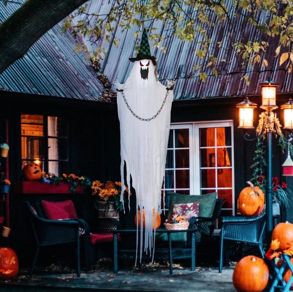 Decoratief Beeld Geest Met Beweging En Geluid 88 X 16 X 204 Cm Staal Wit Hangend Voor Halloween Binnen En Overdekt Buiten