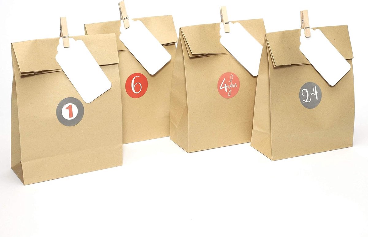24 hoogwaardige cadeauzakjes van kraftpapier, cadeauzakje met visitekaartjes en houten klemmen, ideaal voor doe-het-zelf adventskalender, verjaardag of kerstcadeaus