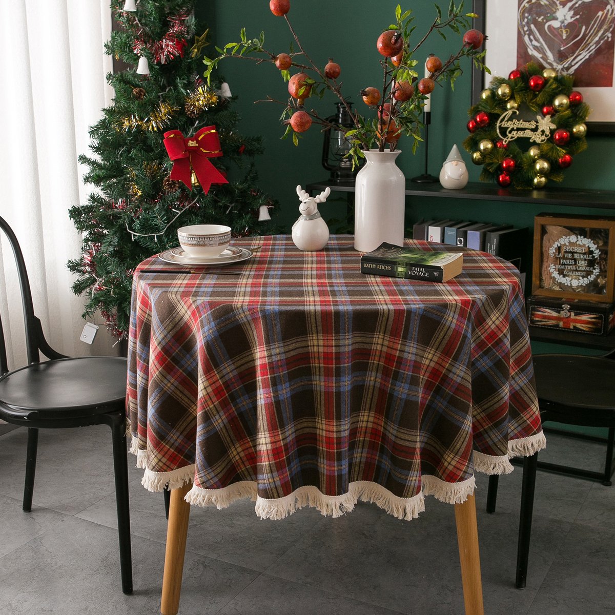 Tafelkleed — 120 cm — Kersttafelkleed — Met kwastjes — Geschikt voor binnen en buiten — Gemakkelijk schoon te maken — Geschikt voor feestdagen, feesten en bijeenkomsten — Rond — Bruin geruit met witte kwastjes