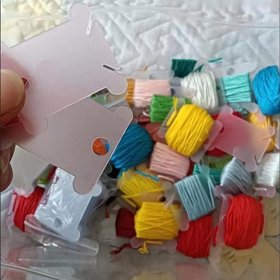 Spoelen, kunststof borduurgaren, kaarten, witte kruissteek, garenkaarten met floss winder garenspoelen voor handwerk, doe-het-zelf borduurwerk, naaien, wit — afbeelding 2