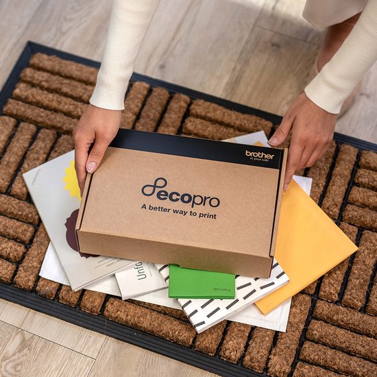 Kartonnen doos met 'Secopro A better way to print' logo, met Brother logo bovenaan.