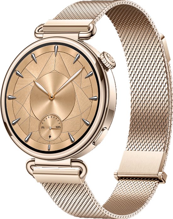 Gouden smartwatch met Milanese band, rond wijzerplaat met geometrisch patroon en kroon.