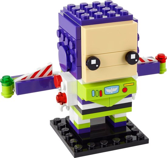 BrickHeadz Buzz Lightyear in paars, groen en wit met rode knoppen op de borst en een wit-rode streep op de vleugels.