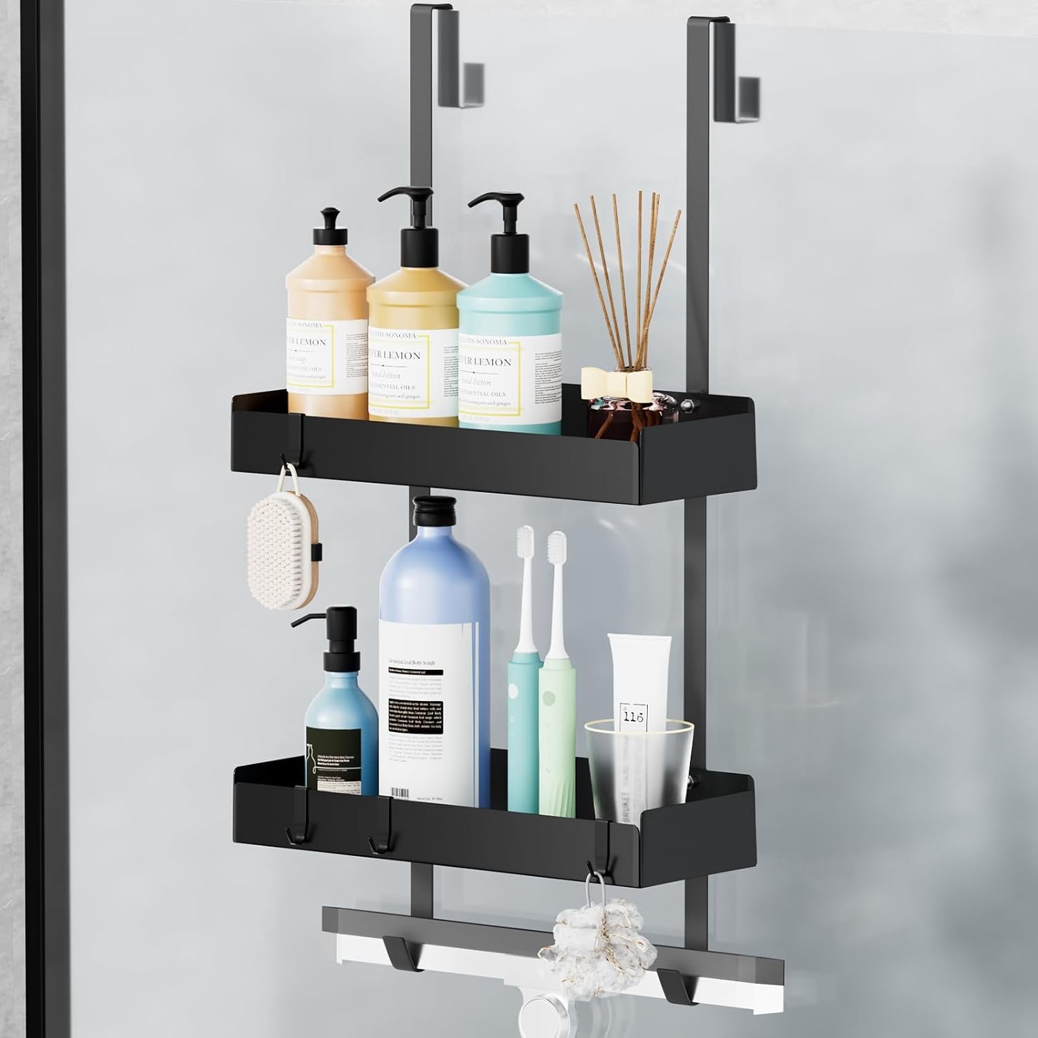 Doucherek zonder boren - Hangende doucheplank zonder boren - Douche organizer badkamer - Geschikt voor glazen douchewand - Twee ruime opbergplanken - Met afneembare ophanghaken - Zuignappen tegen verschuiven - Zwart - 66 cm