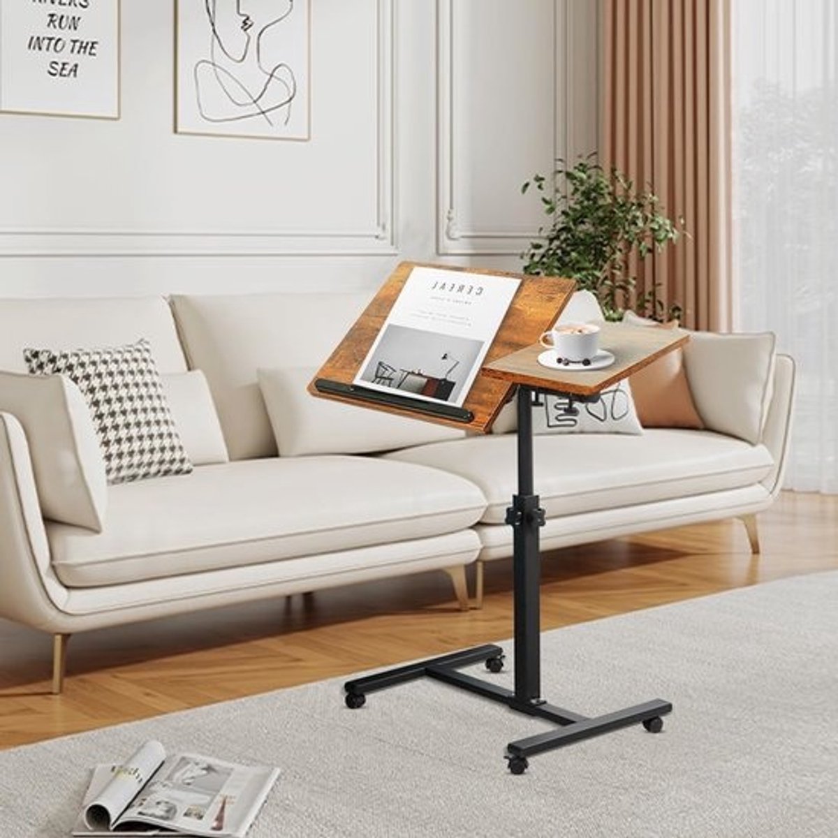 In hoogte verstelbare C-vormige bijzettafel met draaibaar blad, perfect voor bank of bed