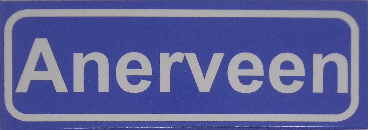 Souv© - koelkast magneet - plaatsnaam bord - kombord - souvenir - koelkastmagneetje - relatiegeschenk Anerveen