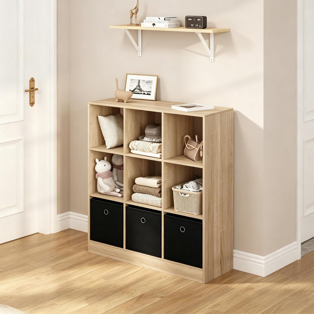 MEUNIQ Boekenkast 80 x 30 x 86,5 cm met open vakken en 3 stoffen lades, vrijstaande opbergkast voor woonkamer, slaapkamer of kantoor, licht eiken en zwart