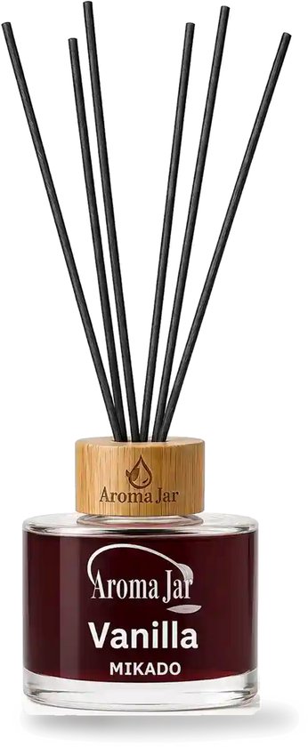Aroma Jar vanille geurstokjes in glazen flacon met donkerrode olie en zwarte houten stokjes.
