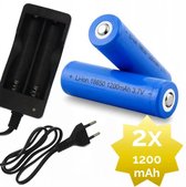 2x 1200mAh 18650 3,7V Li-Ion - 18 x 65 mm Cilindrisch - Oplaadbare CR18650 Batterijen met Netstroom Oplader - Universele Lithium-Ion Batterijen met 230V Lader
