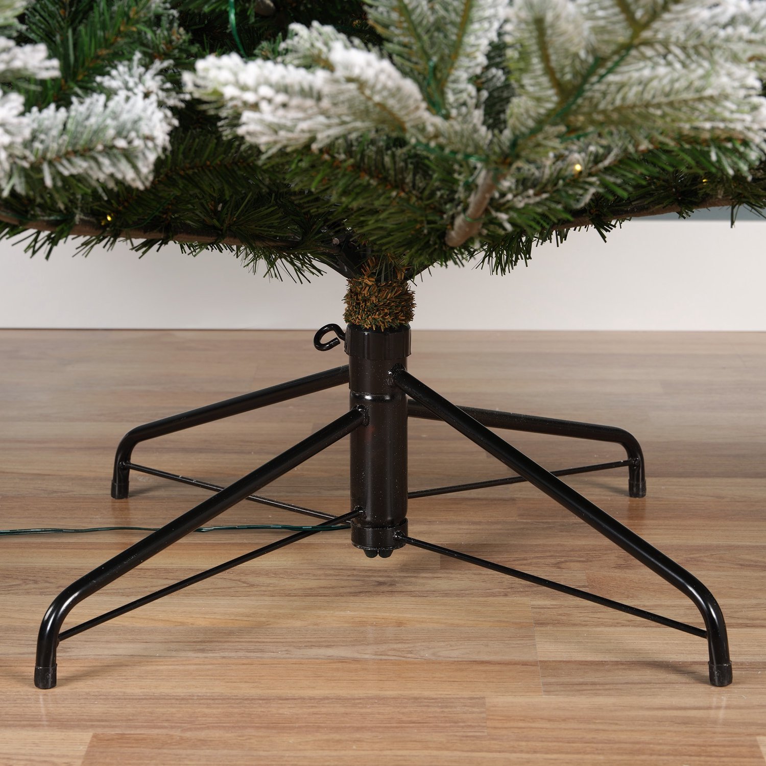 Everlands Grandis Fir verlichte kunstkerstboom besneeuwd groen 180cm, 400 lampjes – foto 8