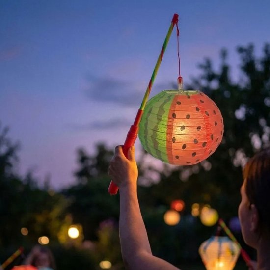 Lampion Watermeloen - Incl. Lampionstok met lichtje - 24x20cm groot - Papier - Rood en Groen - Sint Maarten - Lampionnen Optocht — afbeelding 2