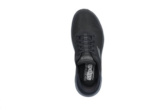 Bovenaanzicht van een zwarte Skechers instapper met veters en mesh.