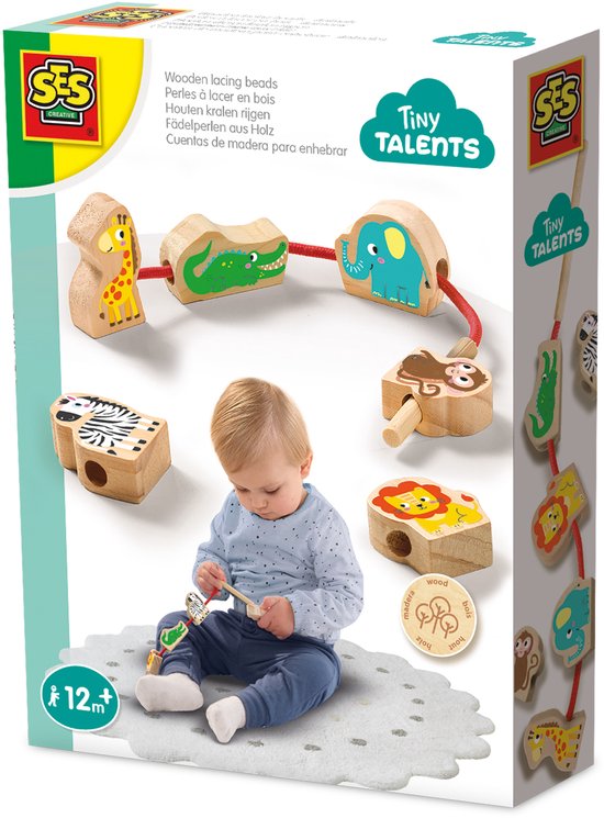 SES Creative Tiny Talents set met houten dierenkralen om aan een rood koord te rijgen, geschikt voor 12 maanden en ouder.