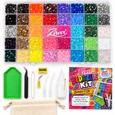 Zirevi® Bedazzle Kit Deluxe - 34.000st, 40kl, Sterke Strass Lijm (Veilig, gemaakt in EU) & Metalen Lijm Doseernaald, Plastic Precisietips, 40 Kleuren Strasssteentjes, Rhinestones, Complete Bedazzling Set met Pincet, Wax Potlood en Sorteerbakje