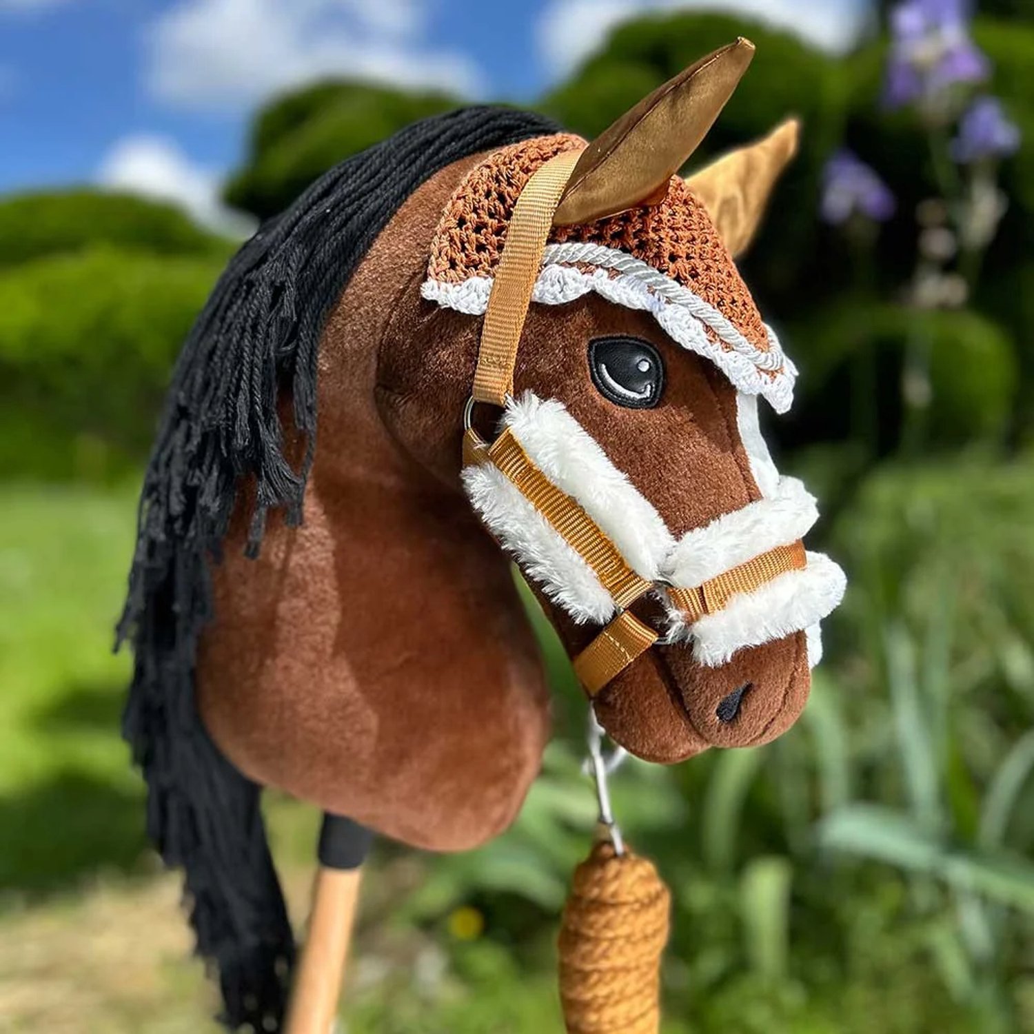 Hobby Horse Land Jump Star Bruin Paard - Maat A3 (L) - Met Gouden Halster, Hoofdstel en Rozet
