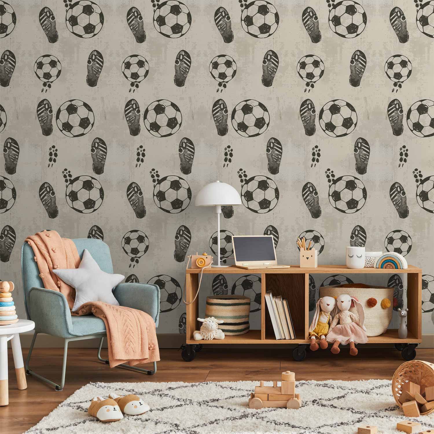 Behang - Traces and Balls - Black-and-white soccer motifs on a beige background.