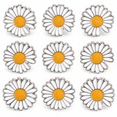 Wit en geel madeliefje broche set dames – 9 stuks metalen broches met bloemvorm en emaille afwerking – kleine decoratieve spelden voor sjaal, jas of kledingaccessoire