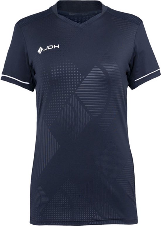 Marineblauw JDH sportshirt met V-hals, wit logo op de borst en subtiel geometrisch patroon op de voorzijde.