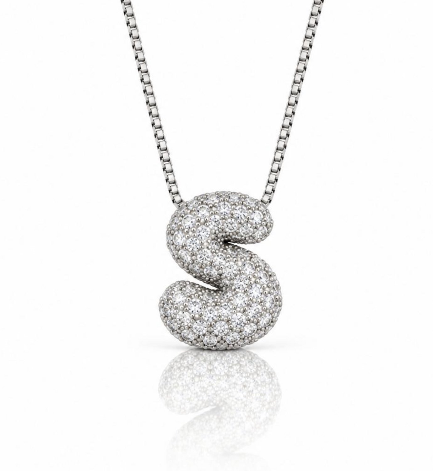 Maevi® Letter Ketting - Letter: S - Glitter Letterketting - Zirkonia Ketting - Lengte: 40 cm - Incl. Luxe Verpakking - Verzilverd - Bubbel Letter - Zilveren ketting / Zilveren letter - Hoge Kwaliteit - Luxe Ketting - Cadeau voor Moeder / Mama
