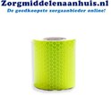 Lichtgele reflecterende tape met honingraatpatroon.