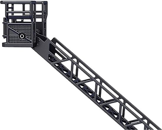 Close-up van de mand aan het einde van een zwarte, uitschuifbare brandweerladder.