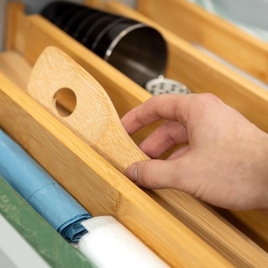 Relaxdays ladeverdeler 4 stuks, bamboe, verstelbare lade organizer voor bestek, keuken, kantoor, 6 x 55 cm, natuur Relaxdays ladeverdeler 4 stuks, bamboe, verstelbare lade organizer voor bestek, keuken, kantoor, 6 x 55 cm, natuur